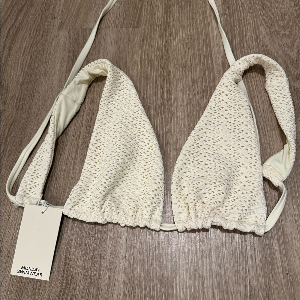NWT Monday Swimwear Palm Springs Top size V, color Ivory